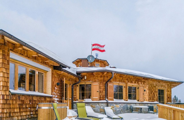 Elegant apartment with sauna and ski-in/ski-out