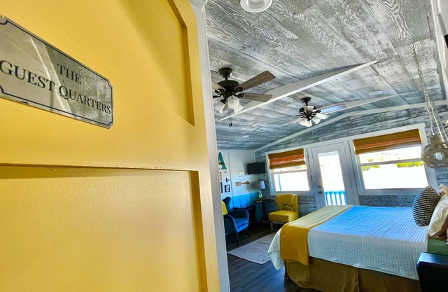Elegant Hill Country Suite at Alexander's Farmhouse!