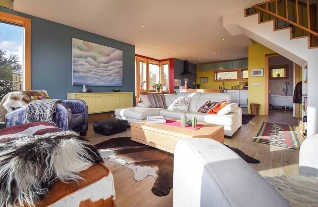 Elegant house in nature reserve at city limits. Peace and tranquility!