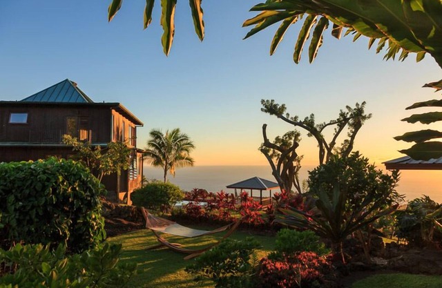 Elegant Polynesian Kona Coffee Estate In Heart Of Holualoa-Walk To Town!
