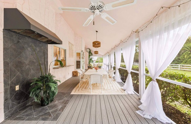 ELEGANT, PRIVATE, OLD SOUTH FLORIDA ESTATE, NEW SLEEPS 18 TO 20 LARGE FAMILIES,