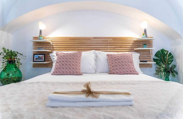 elegant residence in the fishermen's district a stone's throw from the market