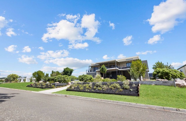 Elevation: A stunning modern holiday home with a fantastic entertaining deck
