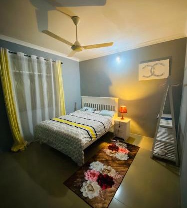 Elie's apartment
