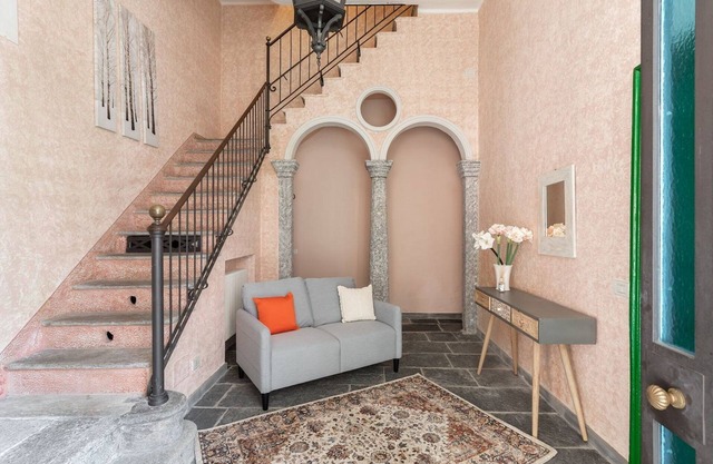 Elisabeth in Villa with Private Parking