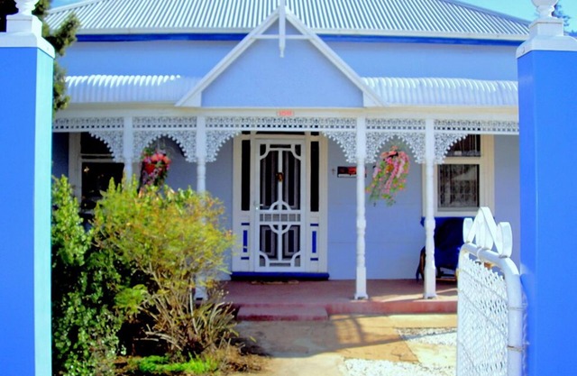 ELLA'S PLACE - CHARMING MINER'S HERITAGE COTTAGE