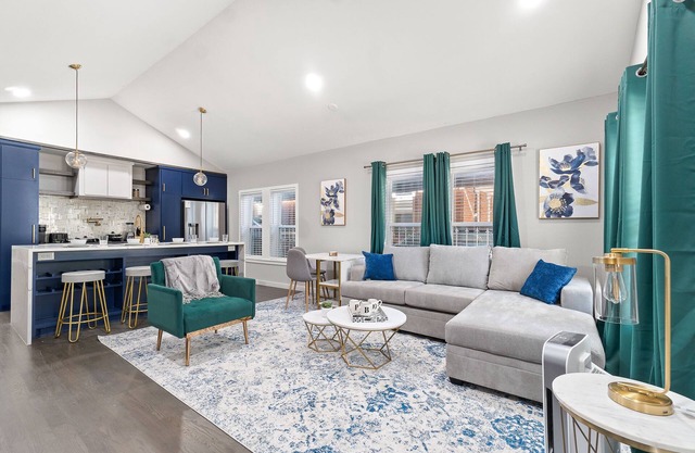 Emerald Indigo House | Pet Friendly