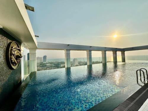 Empire tower jometien beach pattaya