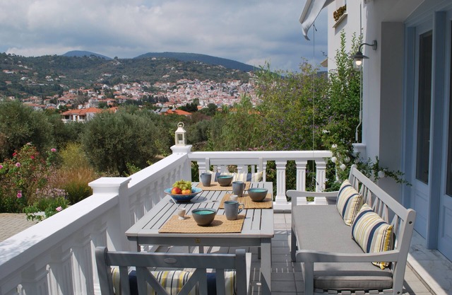 ENASTRON GUESTHOUSE, WONDERFUL GARDEN AND VIEW, 5 MIN WALK FROM PORT - BEACH