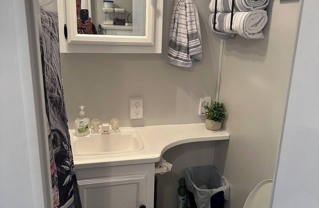 Enchanting RV with AC in Brookeland - Perfect for a cozy getaway