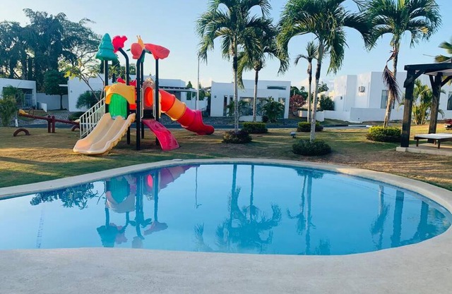 Enjoy a beautiful beach house in Panamá