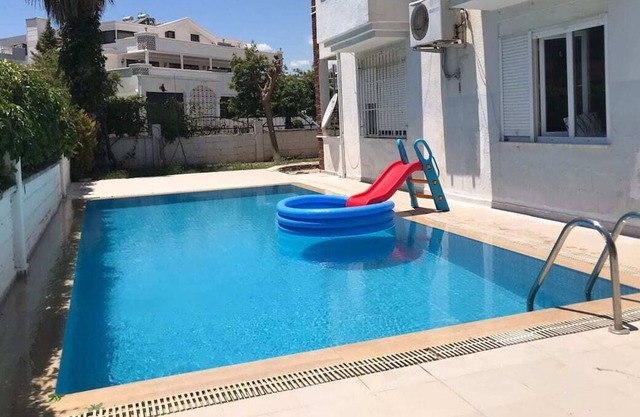Enjoy peace and quiet in a beautiful private home in brilliant location in Side