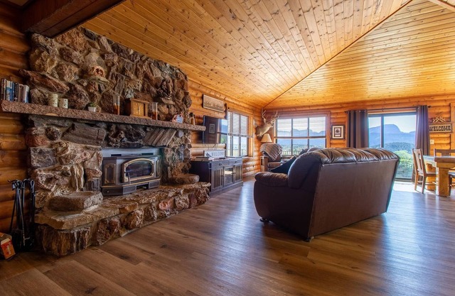 Enjoy Privacy and Mountain Views At Our 50 Acre Ranch Near 2 of Utah's Mighty 5!