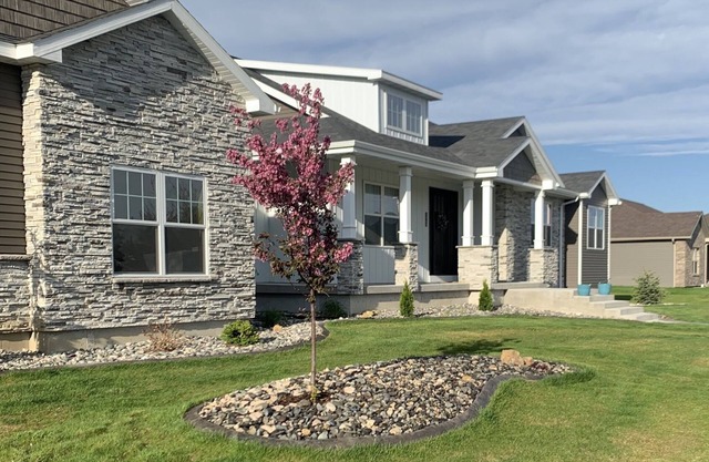 Enjoy Yellowstone, mountains, lake, wide open spaces*20 miles from Cody Airport