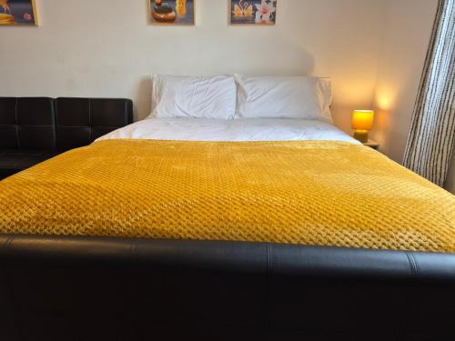 Entire apartment for 2-3 people free parking