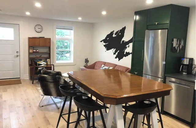 Entire bungalow in Hillier