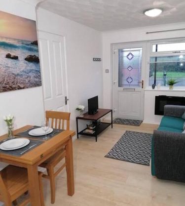 Entire Cosy bungalow close to Beach