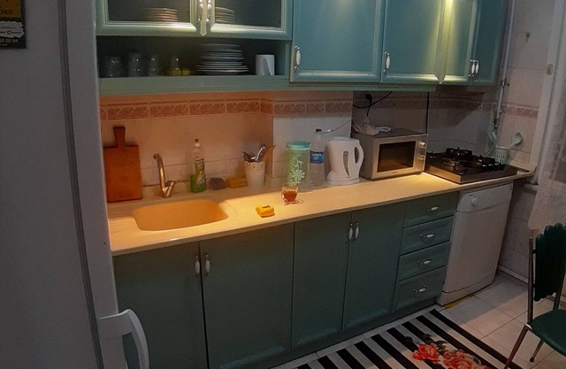 Entire flat 2 bedroom 1 saloon 1 kitchen 1 bathroom wc so close subway