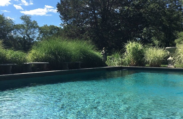 Entire Guest House at Fox Pond Farm with Access to In ground Pool