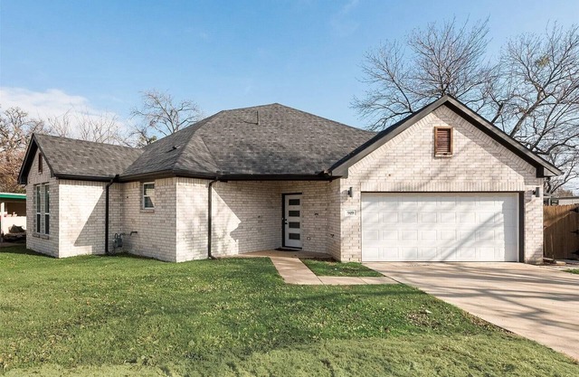 Entire home in Arlington, Texas -Walking distance to Cowboys and Rangers stadium