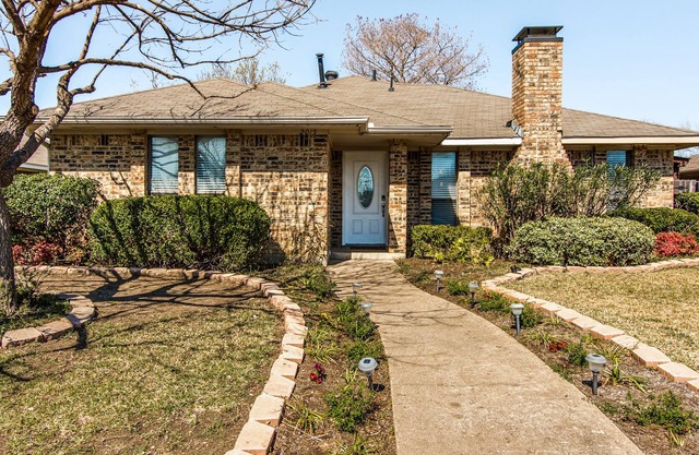 Entire house. Updated and peaceful near Frisco, Plano, Dallas and The Colony.