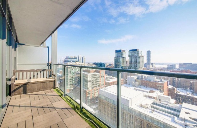 Epic 2BR Condo with Panoramic CN Tower & City View