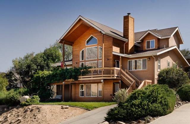 Epic Mountain View. Luxury House on a Hill. River 10 min