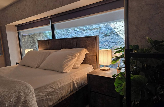 ERIC Room Service Tbilisi | Jacuzzi spa room