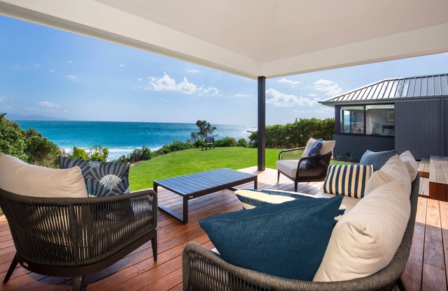 Escape @Culburra Absolute Beach Front -private access/Amazing Views/Luxury