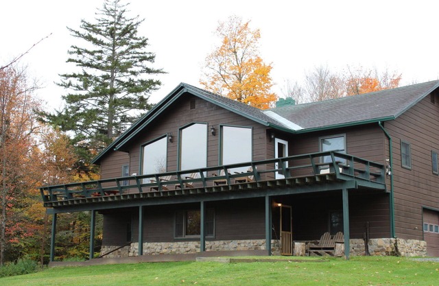 Escape to ADK Camp Cardinal: Your Adirondack Luxury Retreat Awaits!