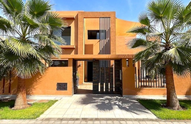 Escape to Luxury: Unwind in a Stunning Villa Near Marrakech's Heart