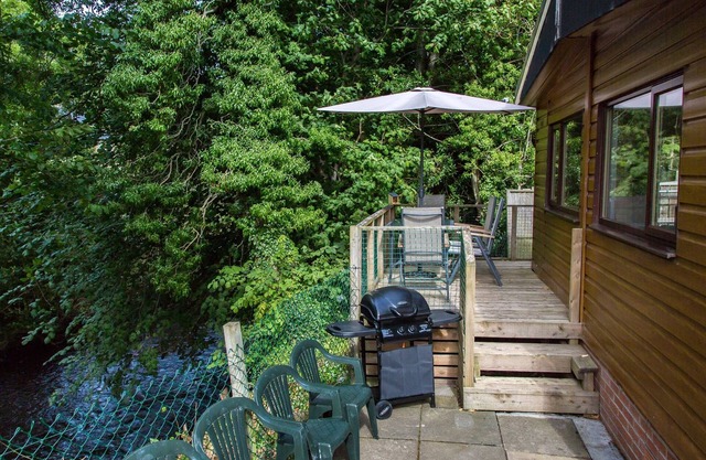 Esk Lodge with River View at Kevock Vale Park