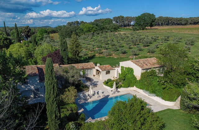 Exceptional villa with swimming pool - Direct access on foot to Château de la Gaude