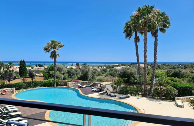 Exclusive apartment in the resort Foz da Ria,ocean view, pool, gym, sauna, wifi