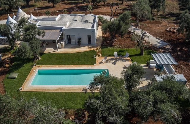 Exclusive trullo with swimming pool
