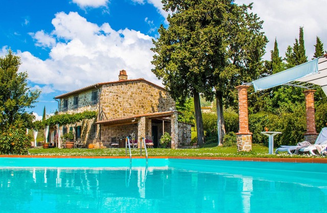 Exclusive Tuscany holiday villa in the hills of Lucca in a panoramic position