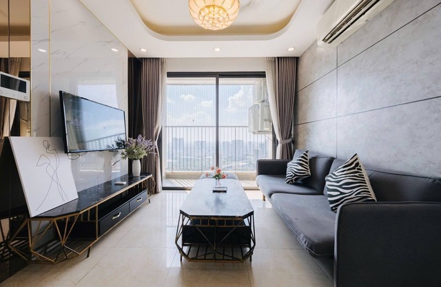 Executive 2BR Apartment | Vinhomes D’Capitale, Tran Duy Hung
