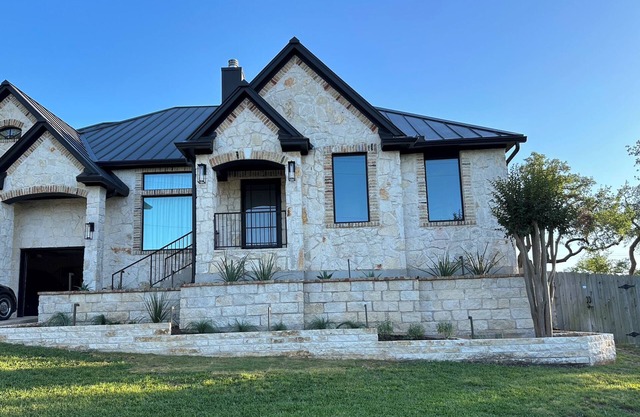 Executive living near nature trail and eight minutes from Downtown Austin