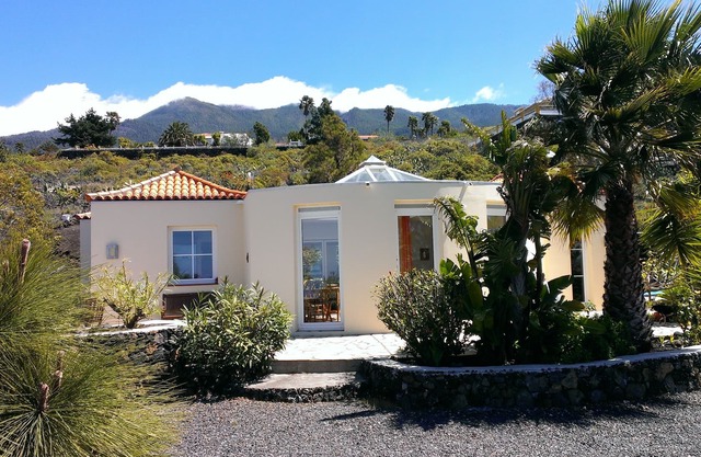 Exluvise villa with private pool