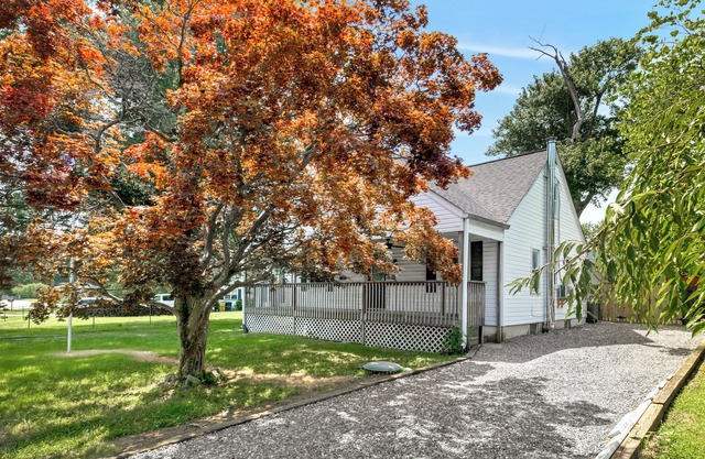 Expansive Beverly Triton Retreat