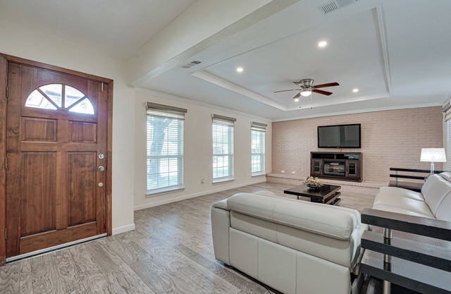 Experience Lake side community at our 4-Bedroom Home near Rowlett/Rockwall