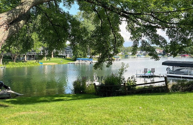 Experience the Charm of Diamond Lake