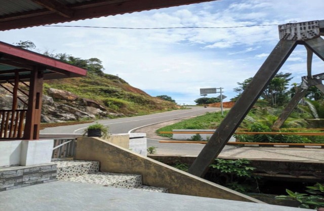 EXPRESS O 91702 Mandeh Homestay Syariah Near Bank Nagari PT Bank Pembangunan Daerah (BPD) Sumbar Cabang Painan