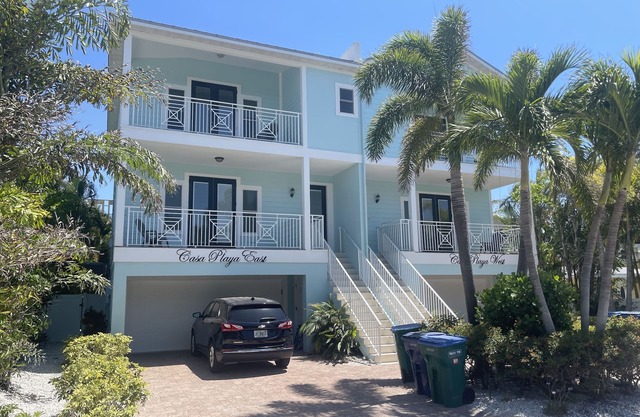 Exquisite Beach-Bay Views Private Heated Pool Elevator Perfect location
