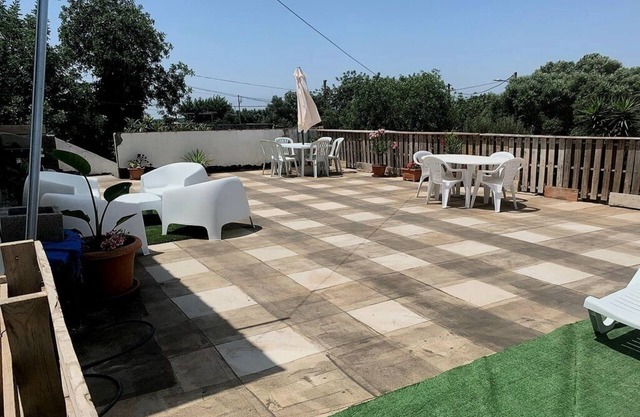 F2 apartment with balcony, terrace and barbecue Located on the 1st floor