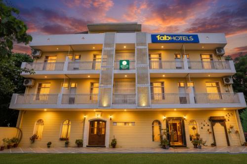 FabHotel Aravali Suites