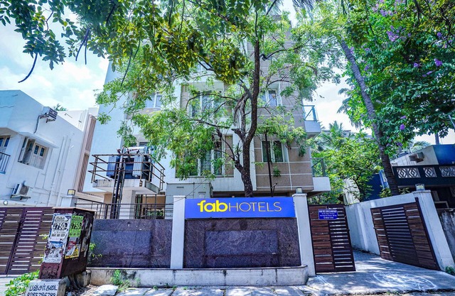 FabHotel Home Tree Service Apartment