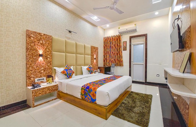 FabHotel Prime Shaily Royal