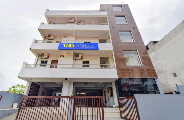 FabHotel The Bird House