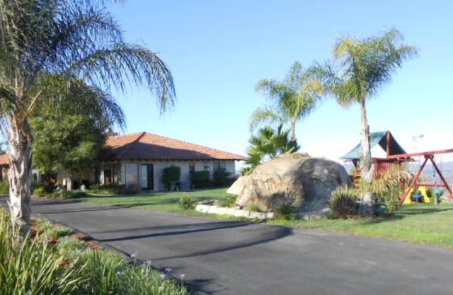 FABULOUS 360 VIEW, beautiful 4000 sf home & pickleball 30 + days stay required.